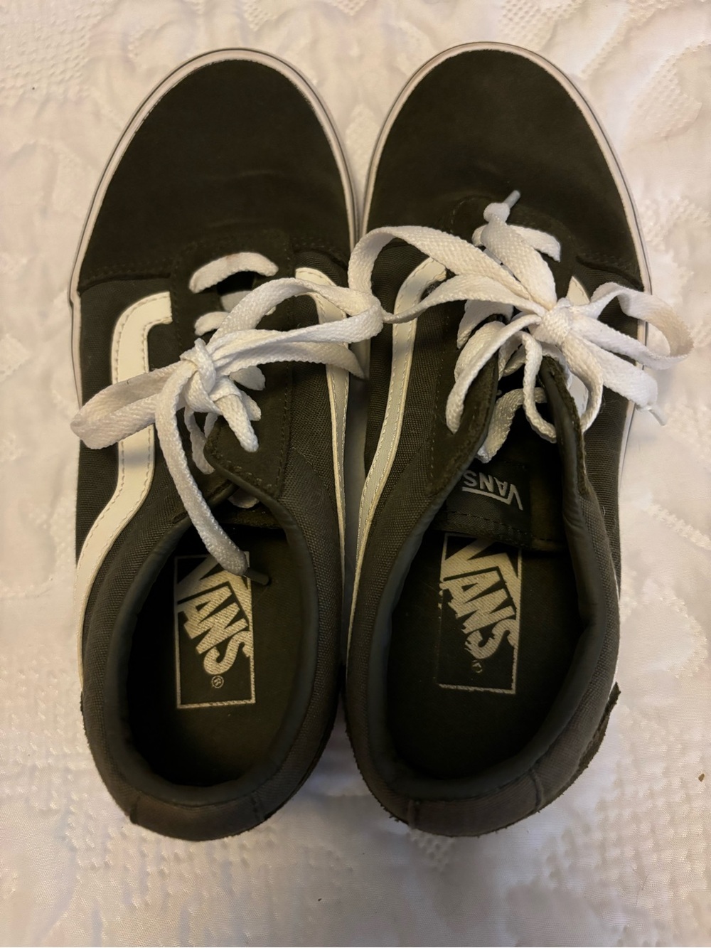 Vans Kids dark olive green almost black Low-Top Skate Sneakers size 7.5
